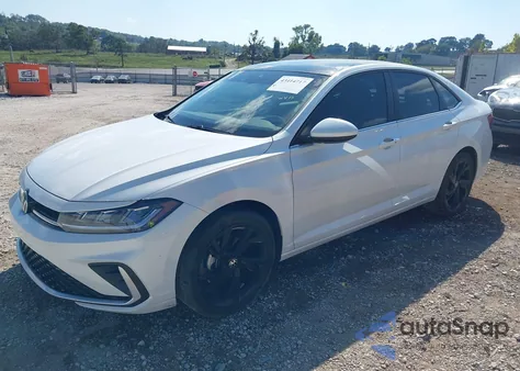 2025 Volkswagen Jetta 1.5T Se z USA, uszkodzony, nr VIN 3VW7X7BU4SM061349